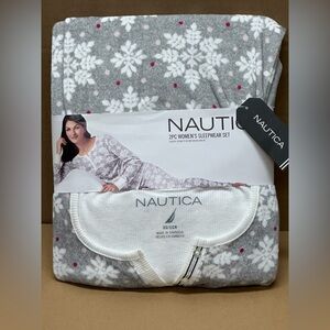 NEW- Nautica Women's 2PC Sleepwear set- snowflake